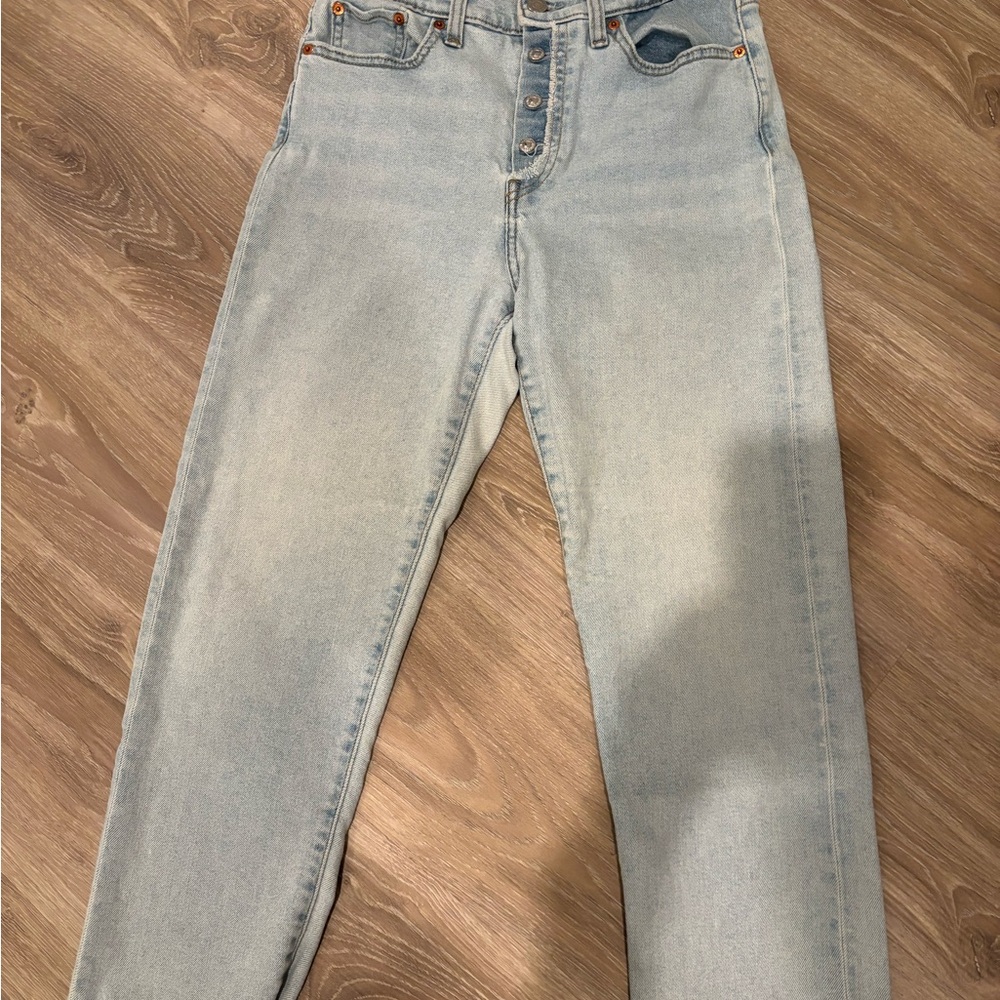 Levi’s Wedgie Straight Jeans - Picture 3 of 7